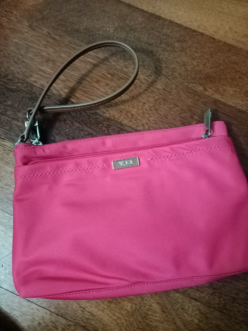 tumi wristlets