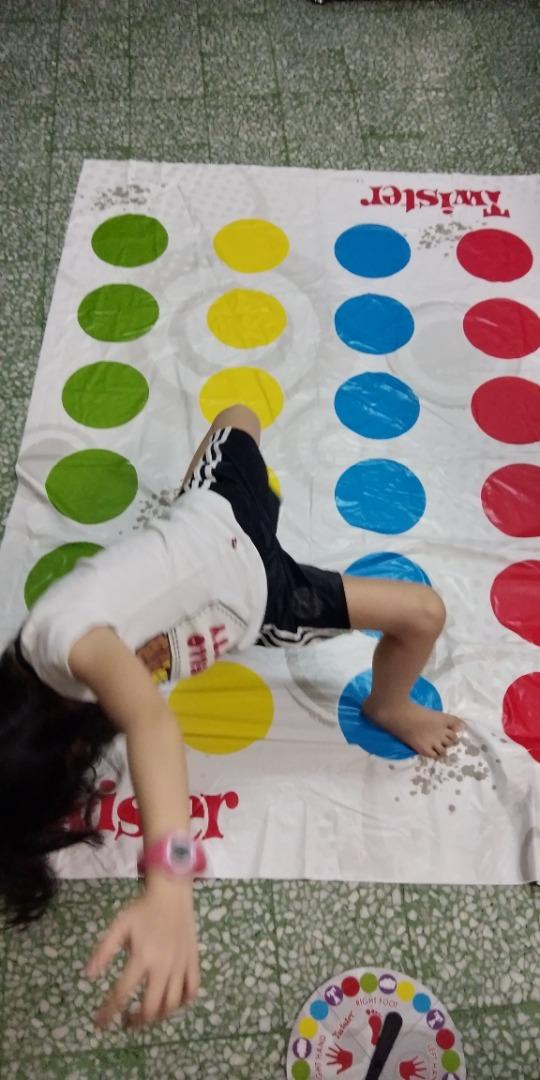 Twister Floor mat game, Hobbies & Toys, Toys & Games on Carousell