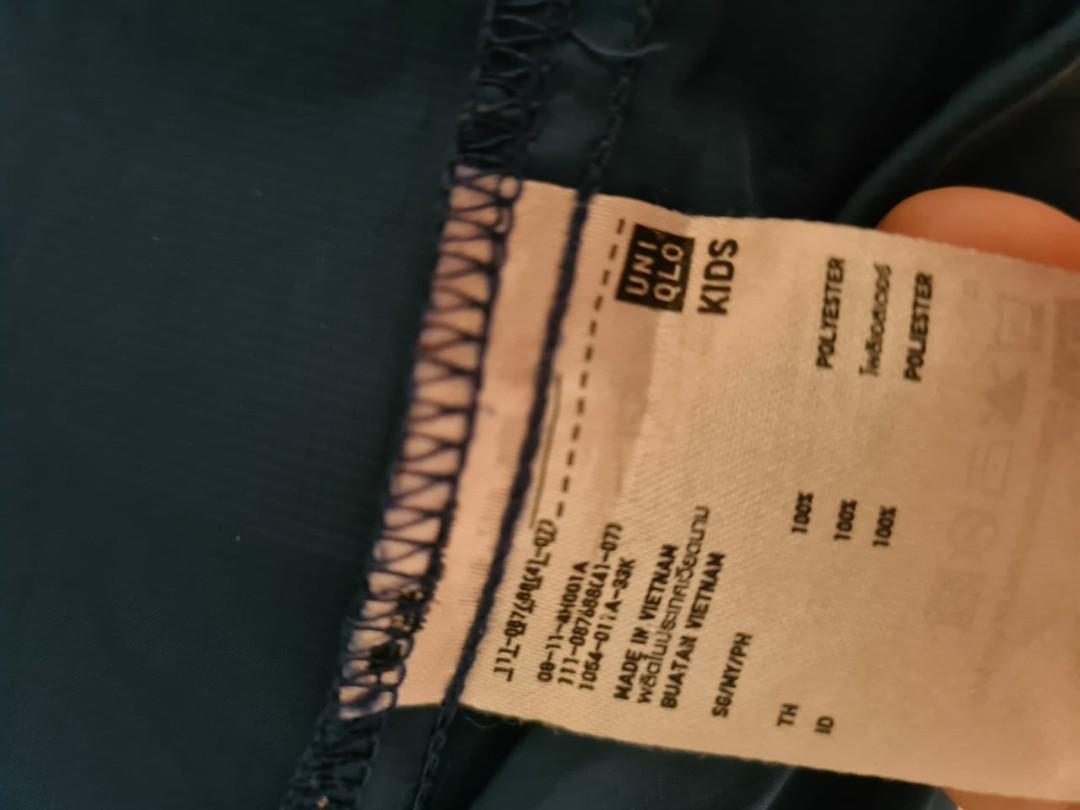 Uniqlo kids raincoat deals