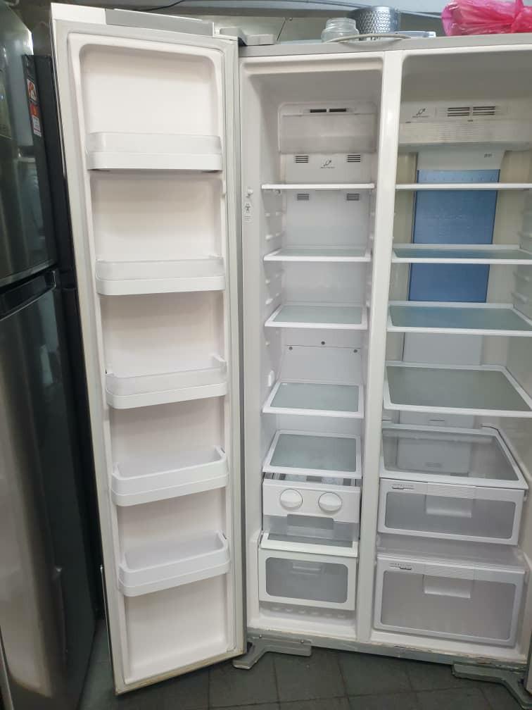 Used Hitachi 2 side by side glass doors fridge 605L, refrigerator peti