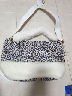 (Category: ) located in . Submitted by forestwardrobe (Listing ID 1174539817, Image 1). Description: .