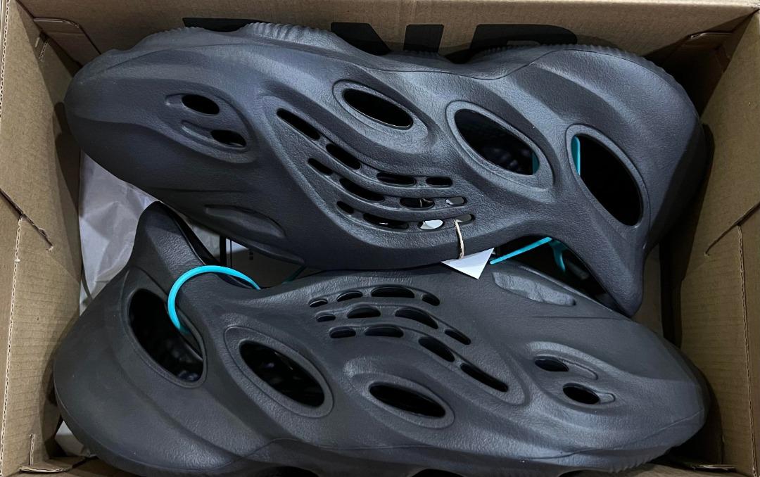 10432円 WEB限定カラー adidas YEEZY Foam Runner Onyx27.5cm 美品