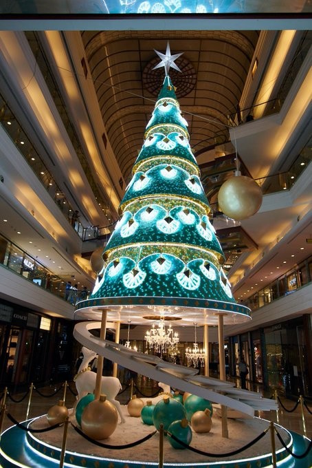 Best Giant Indoor Christmas Tree Design, Furniture & Home Living, Home ...