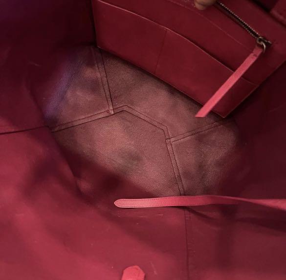 CELINE FUCHSIA PEBBLED LEATHER HORIZONTAL PHANTOM SMALL CABAS TOTE (Category: Luxury Bags & Wallets) located in Manila. Submitted by missielle (Listing ID 1174850792, Image 2). Description: Rank 7/10 100% Guaranteed Authentic Good as new condition! Disclaimer: MISIELLE is not affiliated or associated with CELINE. All copyrights reserved to the original brand holders..