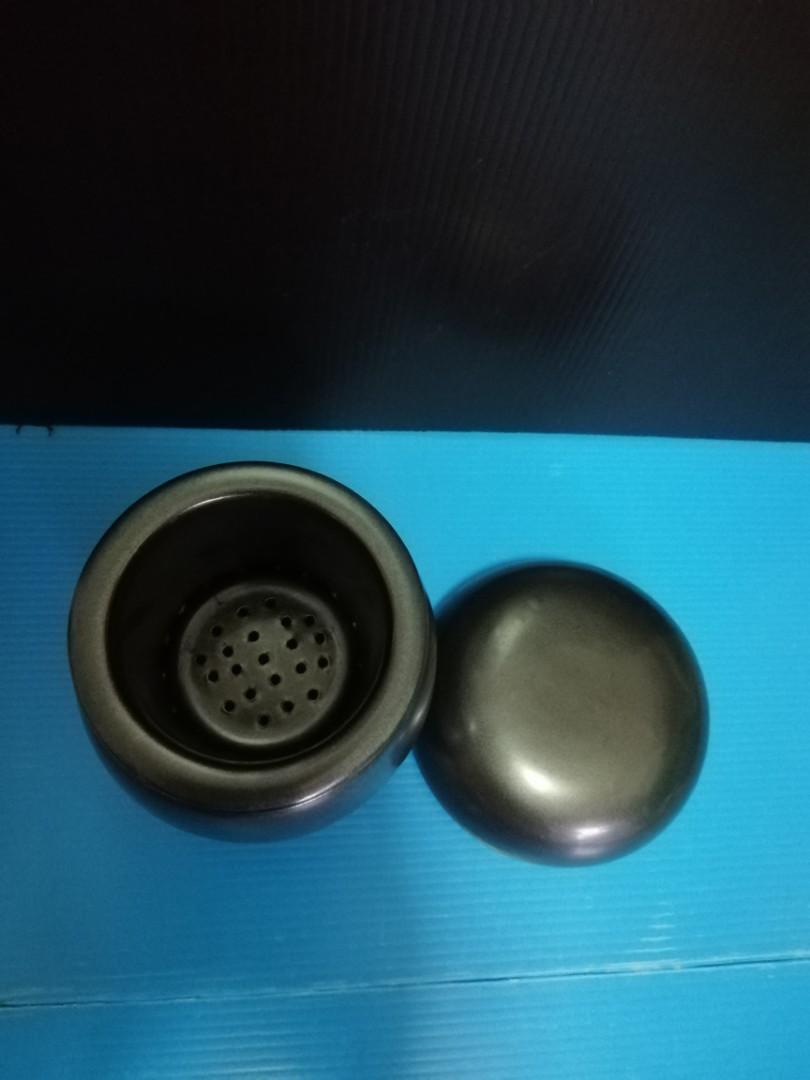 Ceramic Diffuse Cup (Category: Vintage Collectibles) located in Singapore. Submitted by musicdolly (Listing ID 1174709475, Image 2). Description: Diameter 3.5 inches Height 3 inches wh.