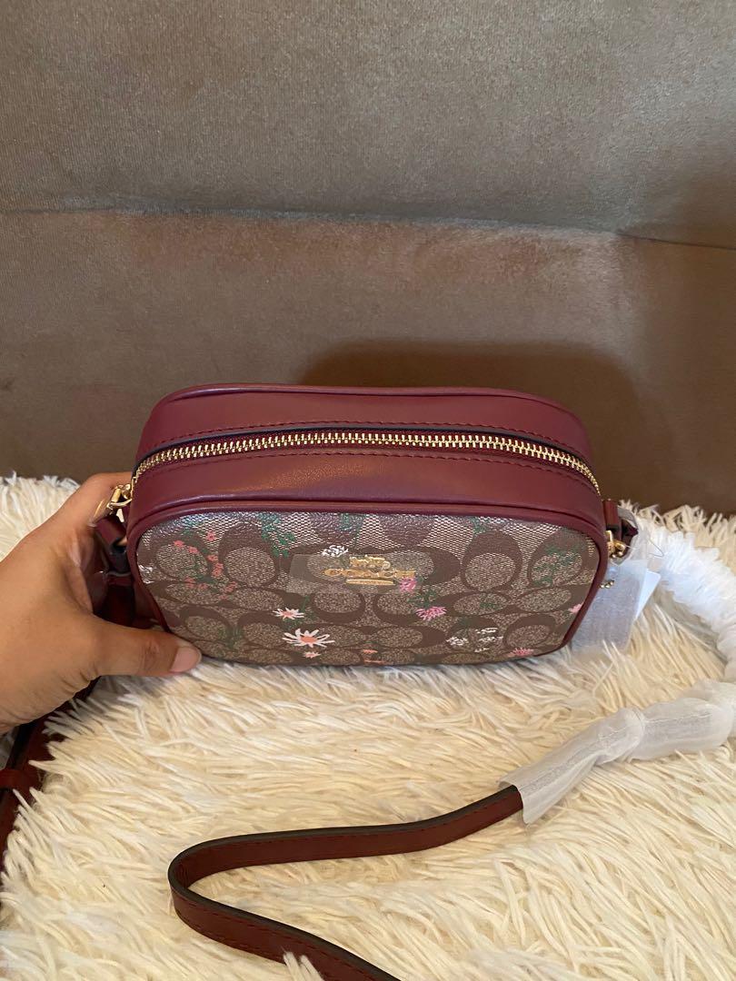 Coach mini jamie camera bag (Category: Luxury Bags & Wallets) located in Las Pinas. Submitted by yhn_boutique (Listing ID 1174770289, Image 2). Description: Actual pic posted Cod via lalamove J&T/lbc pay today ship today DM 😊.