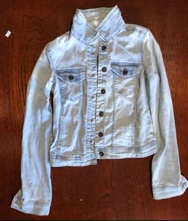 (Category: ) located in . Submitted by decluttering_artistC (Listing ID 1174712759, Image 1). Description: .