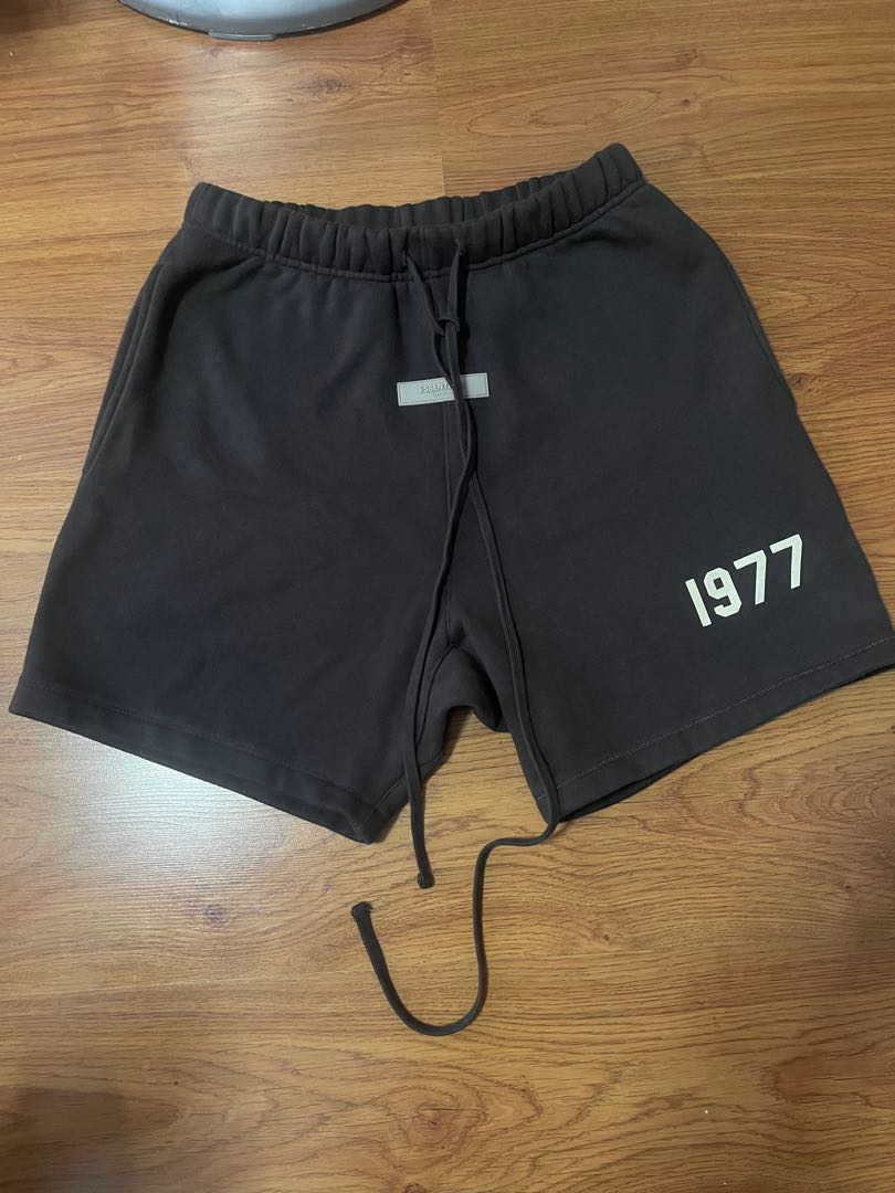 essentials shorts 1977, Men's Fashion, Bottoms, Shorts on Carousell