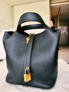 （分類：）位於 。 由 helloeveryoneai 提交（商品編號 1174881602，圖片 1）。簡介： 。