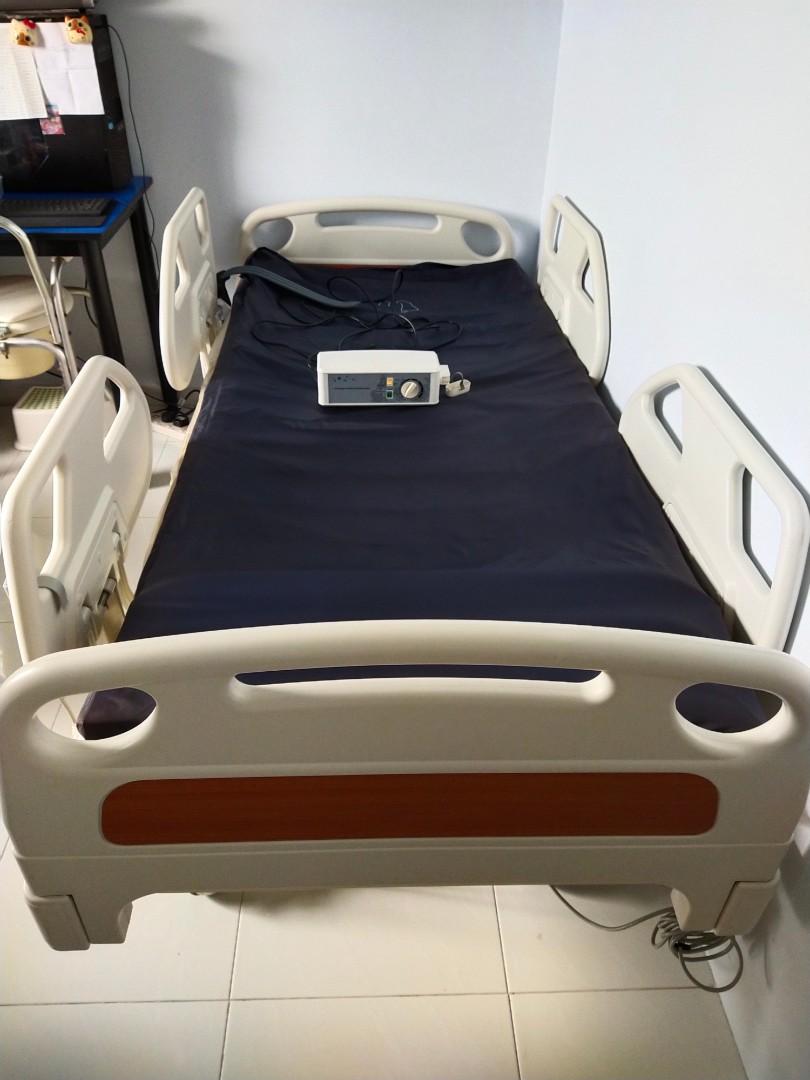 Hospital bed with Air mattress to prevent bedsores, Health & Nutrition, Assistive & Rehabilatory