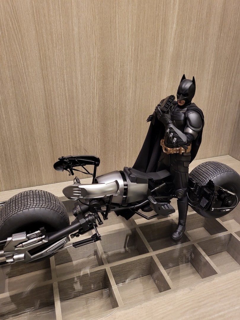 Hot Toys Batman DX19 & Bat Pod, Hobbies & Toys, Toys & Games on Carousell