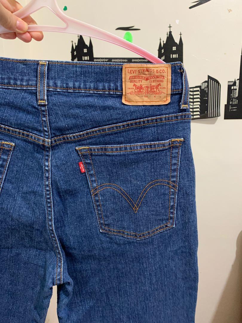 Levis Capris, Women's Fashion, Bottoms, Jeans on Carousell