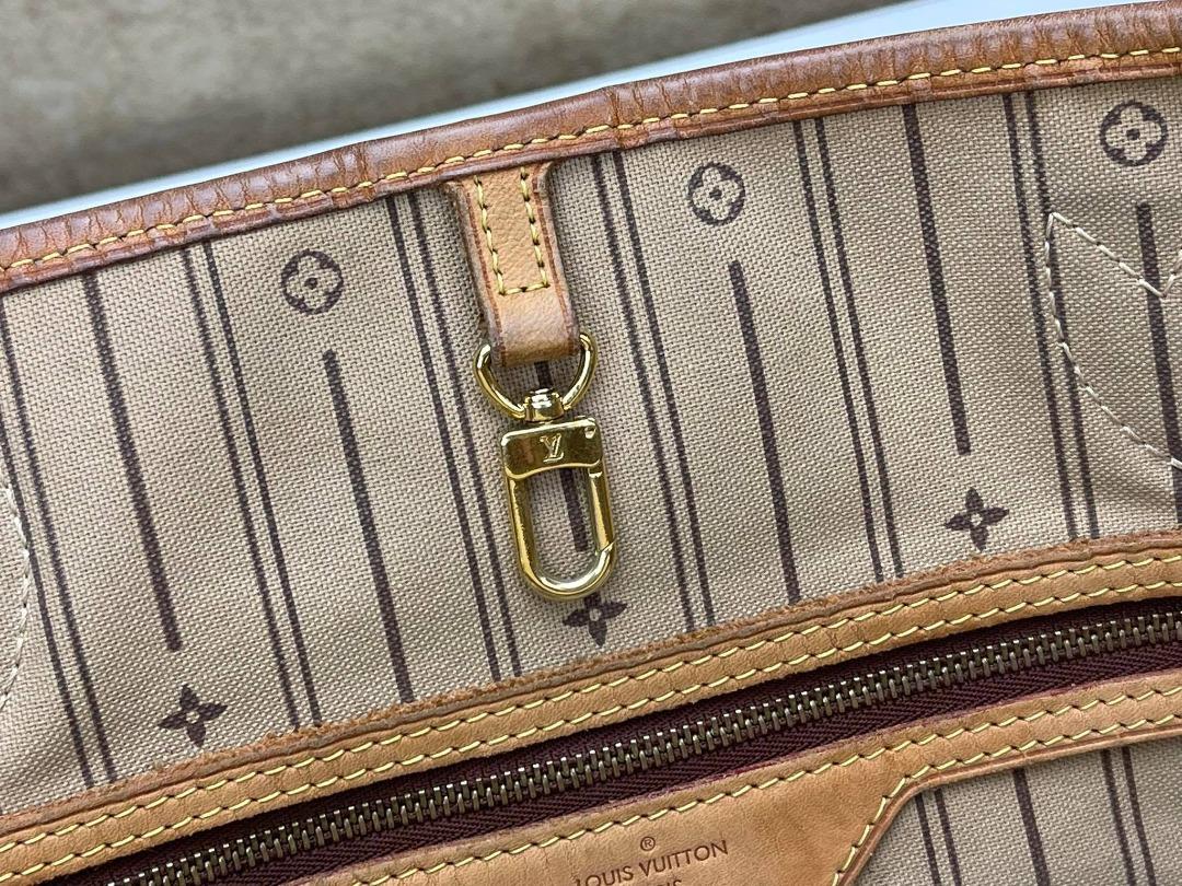 LOUIS VUITTON M40157 NEVERFULL GM TOTE BAG, Luxury, Bags & Wallets on  Carousell