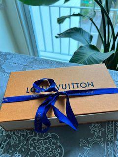 *Ready Stock* Louis Vuitton LV Valentine’s Day 2023 Mini Pochette (Banana  Fizz)