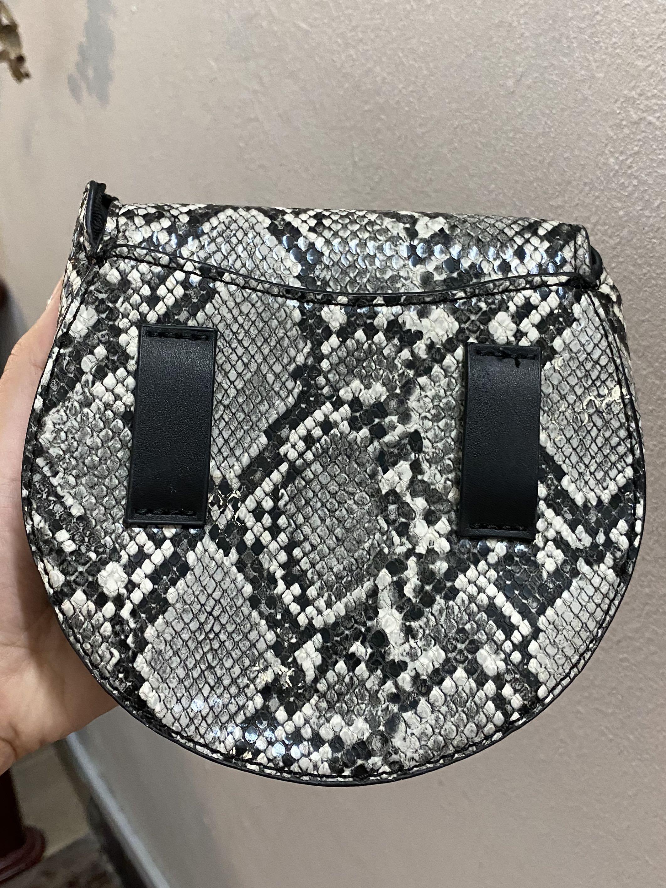 Mango snake belt bag top