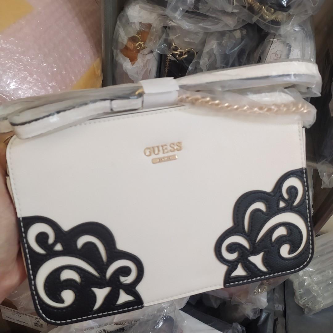 CLEARANCE SALE ORIGINAL GUESS CROSSBODY BAG