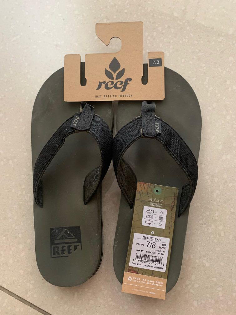 Reef just passing through flip flop store