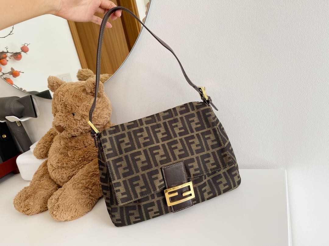 Mamma baguette hotsell fendi