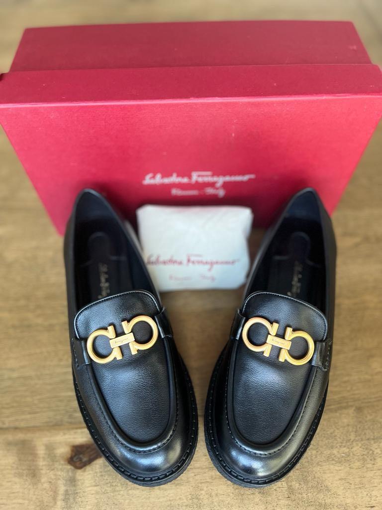 Ferragamo shoes original outlet