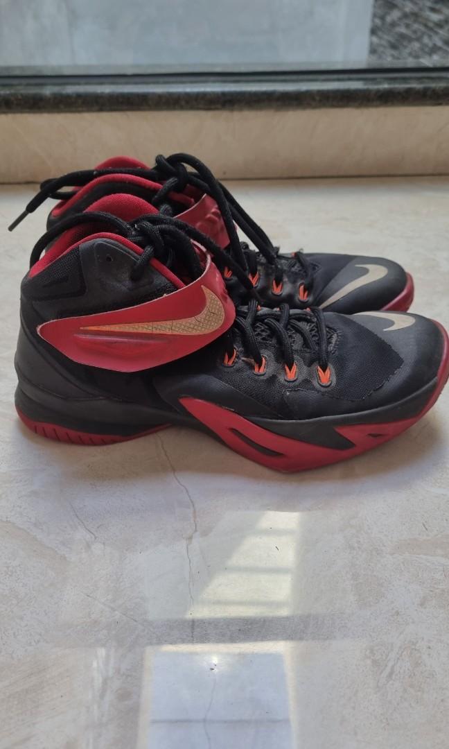 Sepatu Basket Nike Zoom merah, Olah Raga, Perlengkapan Olahraga Lainnya