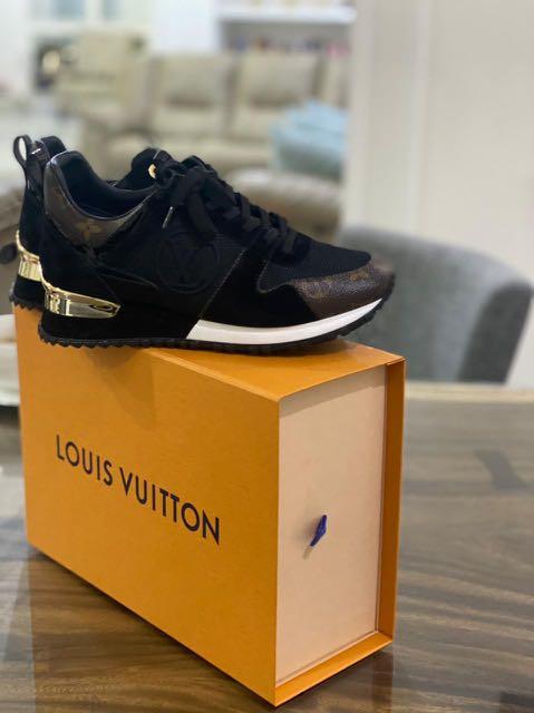 Sepatu Louis Vuitton Female - Hitam ukuran 36 (Brand New)