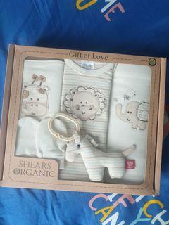 Shears Organic 5pc giftset 0 to 6 months