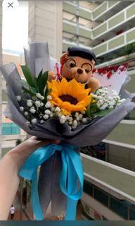 Sunflower Baby's Breaths/Graduation bouquet with Bear/Graduation/Free Delivery