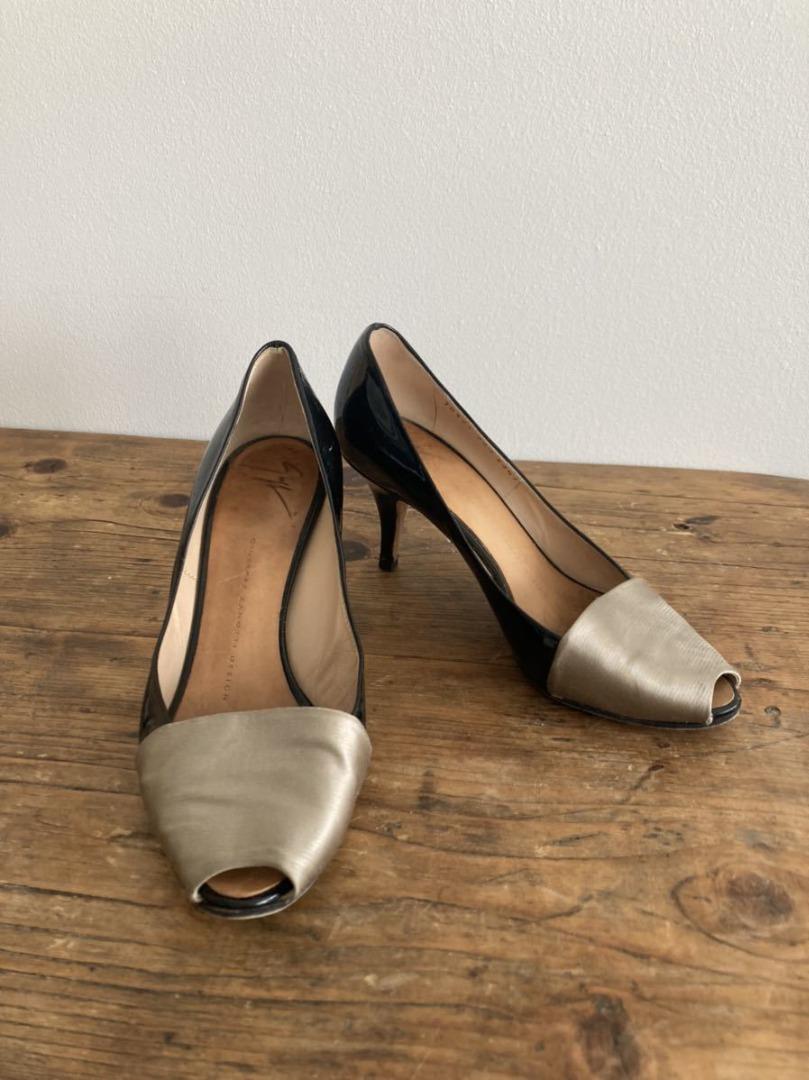 Gold sale satin pumps