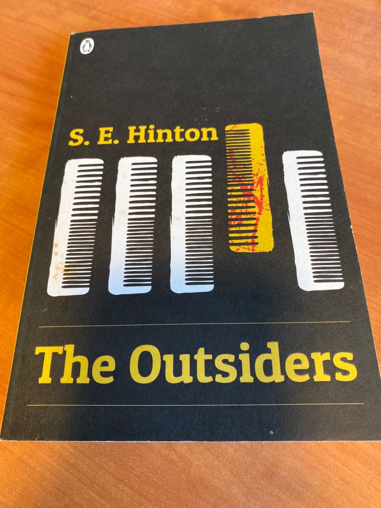 The outsiders S E Hinton, Hobbies & Toys, Books & Magazines, Fiction ...