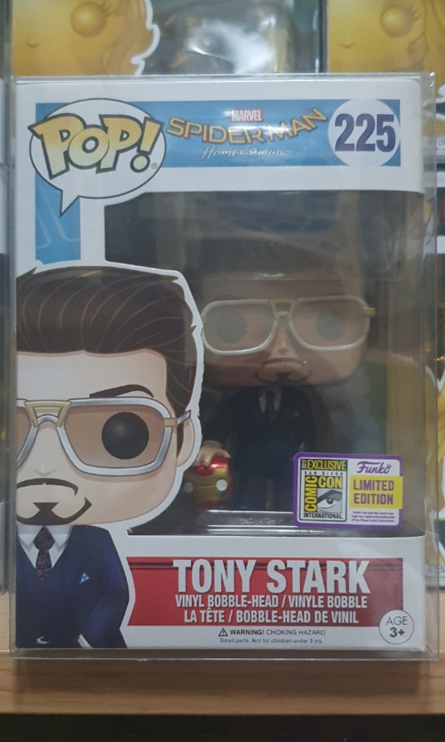Tony stark holding iron cheap man helmet funko pop