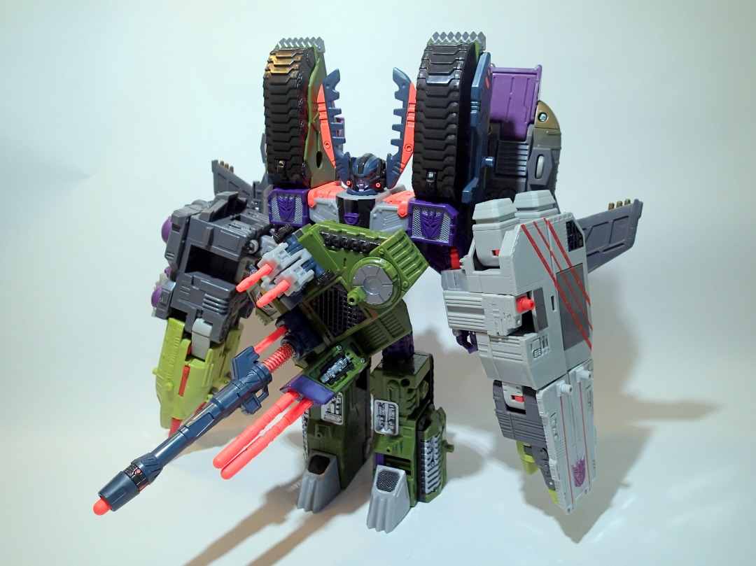 Transformers Armada Tidal Wave and Megatron with MiniCon Figures