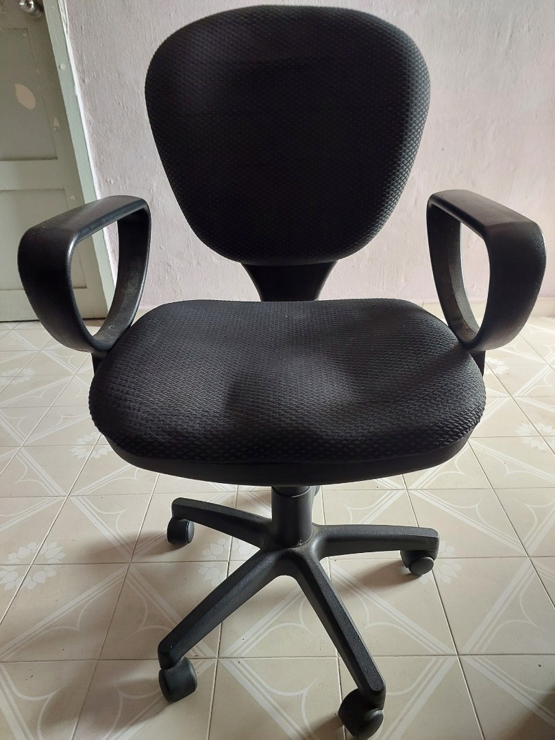 Used desk chairs, Furniture & Home Living, Furniture, Chairs on Carousell