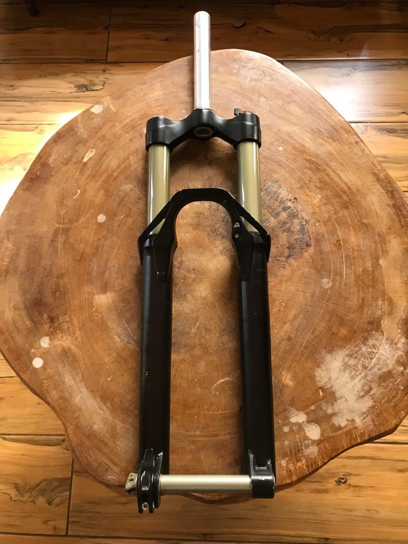 Various MTB parts: Chromag Fox Bos Deville etc. (Category: Bicycles) located in Tanay. Submitted by naslime (Listing ID 1174785713, Image 1). Description: BOS Deville TRC - 11,500 140mm travel Fits 27.5 or 650b wheels 34mm stanchion Non boost 20mm thru axle Trail scratches on lower leg, small dent on stanchion, slight oil leak. Repainted to black FREE BNEW SKF FORK SEALS AND BOS FORK OIL Fox Speedframe PRO Pewter - 7,490 Size S Comes with extra p