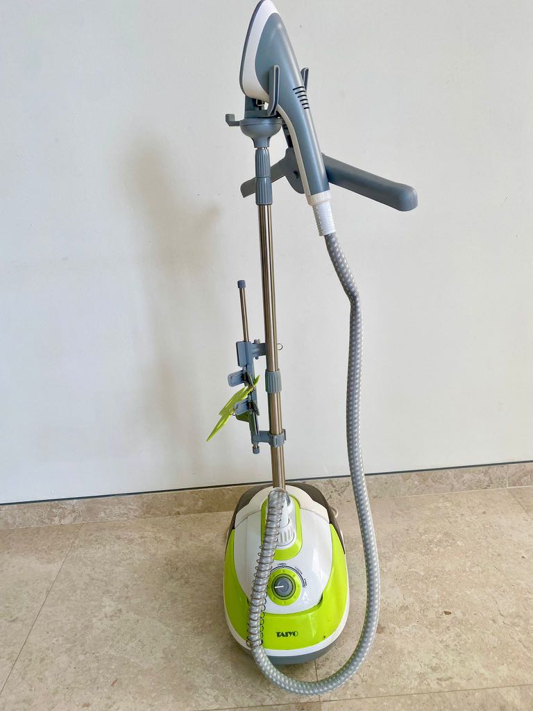 Working steamer, TV & Home Appliances, Irons & Steamers on Carousell
