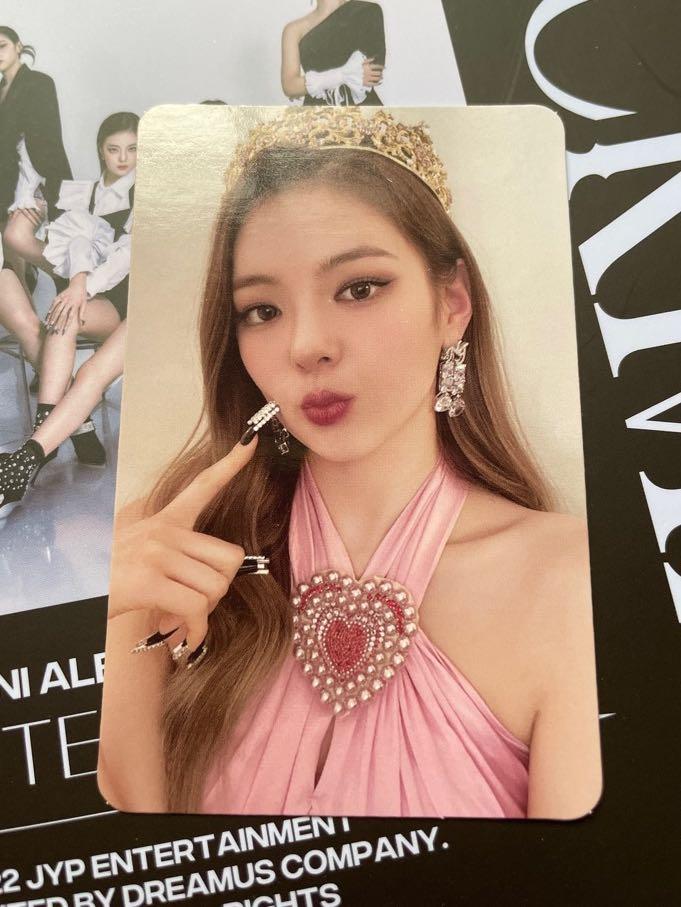 [wtt] Itzy Checkmate lia photo card, Hobbies & Toys, Memorabilia