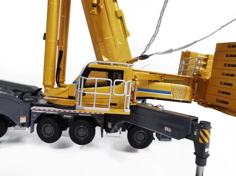 Unknown Brand 1/50 Scale Diecast UBCRNE01 XCMG QAY200 All Terrarin