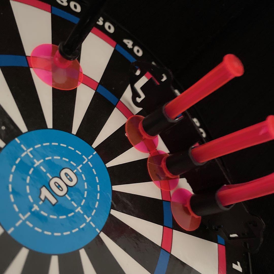 射飛鏢玩具二手射頭吸力不大強，另加贈其他數個吸盤射頭（如最後一張照片），請自行加強哦，不介意再買，便宜賣@