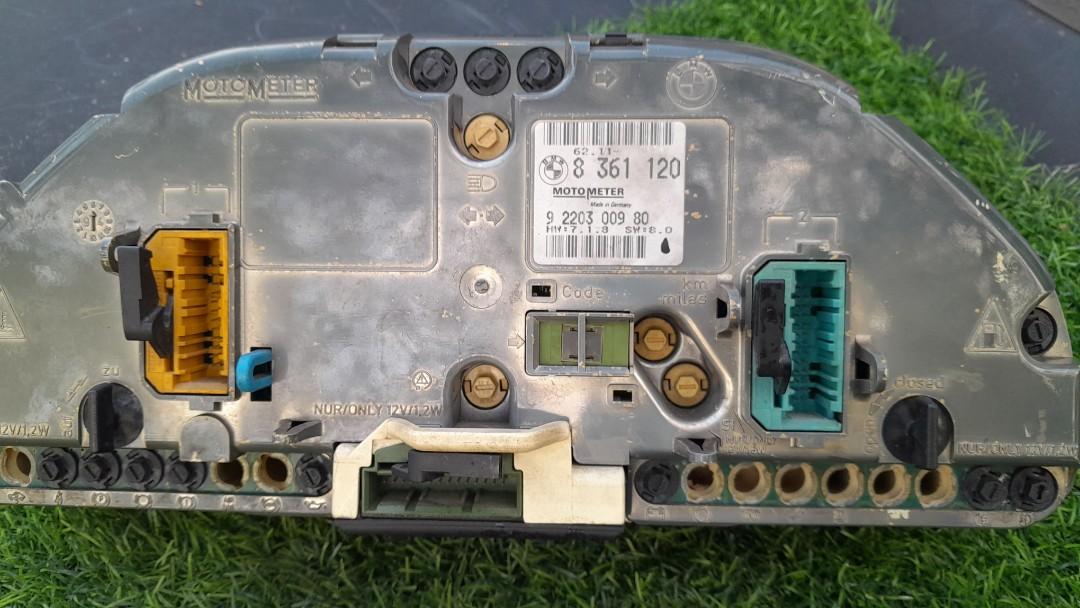BMW E34 INSTRUMENT CLUSTER MOTOMETER AS IS, Auto Accessories on Carousell