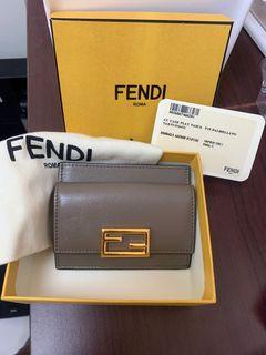 FENDI Way FF金屬小牛皮卡片夾/零錢包(灰色)-保證真品