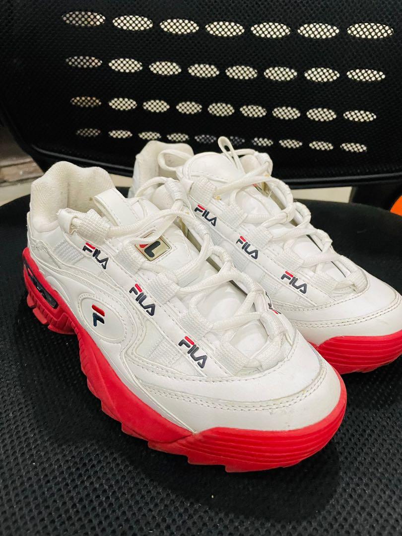 Fila chunky white shoes deals