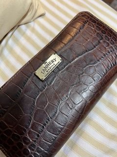 (Category: ) located in . Submitted by henneseycloset (Listing ID 1175041061, Image 1). Description: .