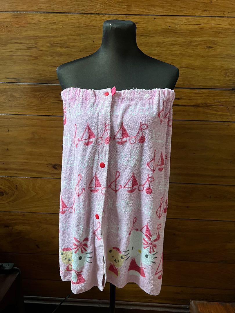 hello kitty bath robe towel (Category: Bathtub & Bath Accessories) located in San Juan City. Submitted by _jellyfish (Listing ID 1174989310, Image 1). Description: adjustable button as seen in the last pic.