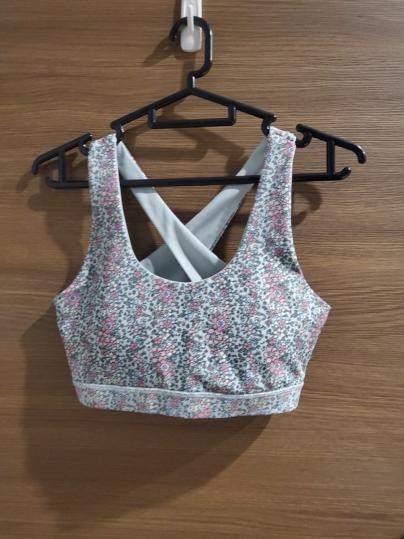 Wiskii Active Wear - Angle Crossover Sports Bra, Women's Fashion, Activewear  on Carousell
