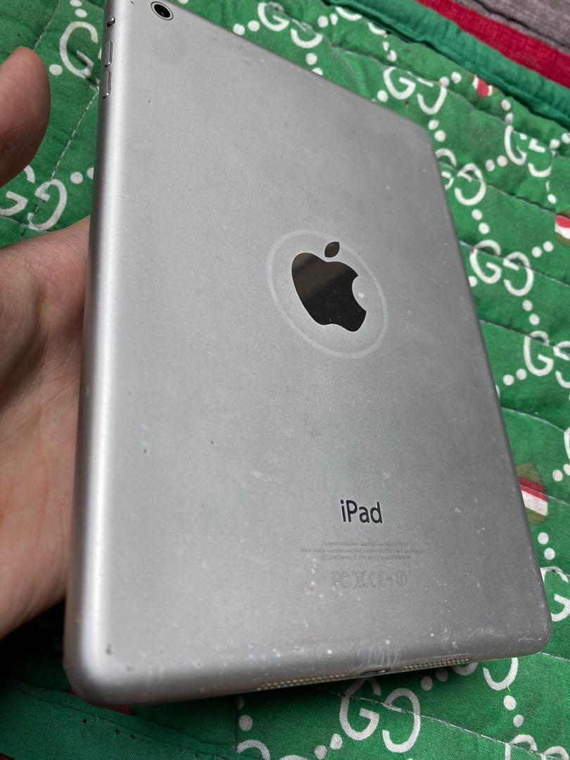IPad Mini 1 16GB WITH LCD ISSUE (Category: iPad) located in Valenzuela. Submitted by lyliram (Listing ID 1174957641, Image 2). Description: Apple iPad Mini 1st Generation 16gb Wi-fi A1432 Gray. Dipo sya basag yung tempered glass po yung basag Details: - Original - Wifi - Reset all you want - Unit Only - IOS9.3.5 - Lcd issue but still works you can touch it Never been repair or open Manage your expectations, please, since IPad Mini 1, the original