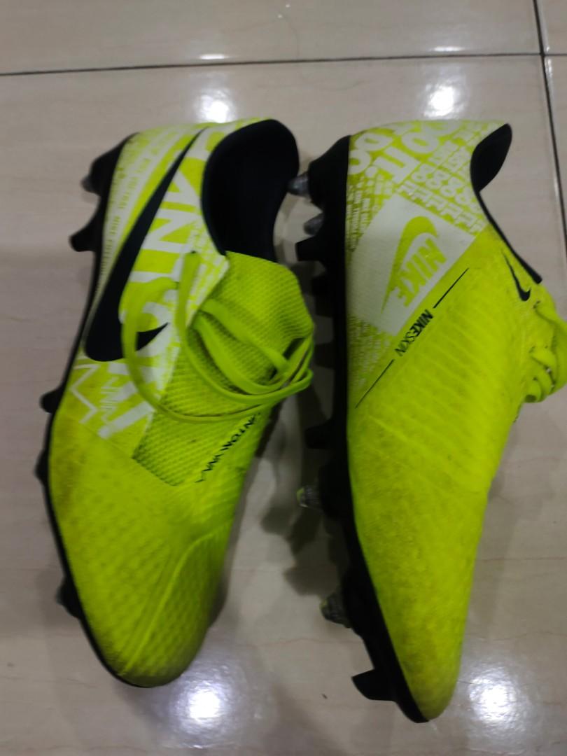 Kasut Bola Nike Phantom Venom SG Sports Equipment Other Sports