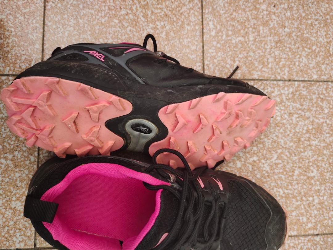 Kasut hiking Men s Fashion Footwear Sneakers on Carousell