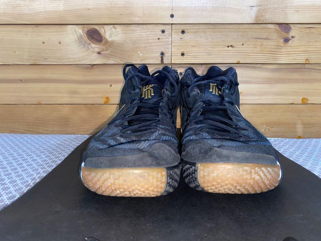 Kyrie 4 pitch on sale blue on feet
