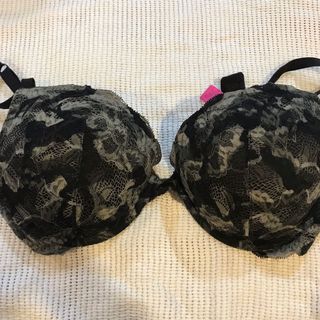 (Category: ) located in . Submitted by peanut316 (Listing ID 1174923487, Image 1). Description: .