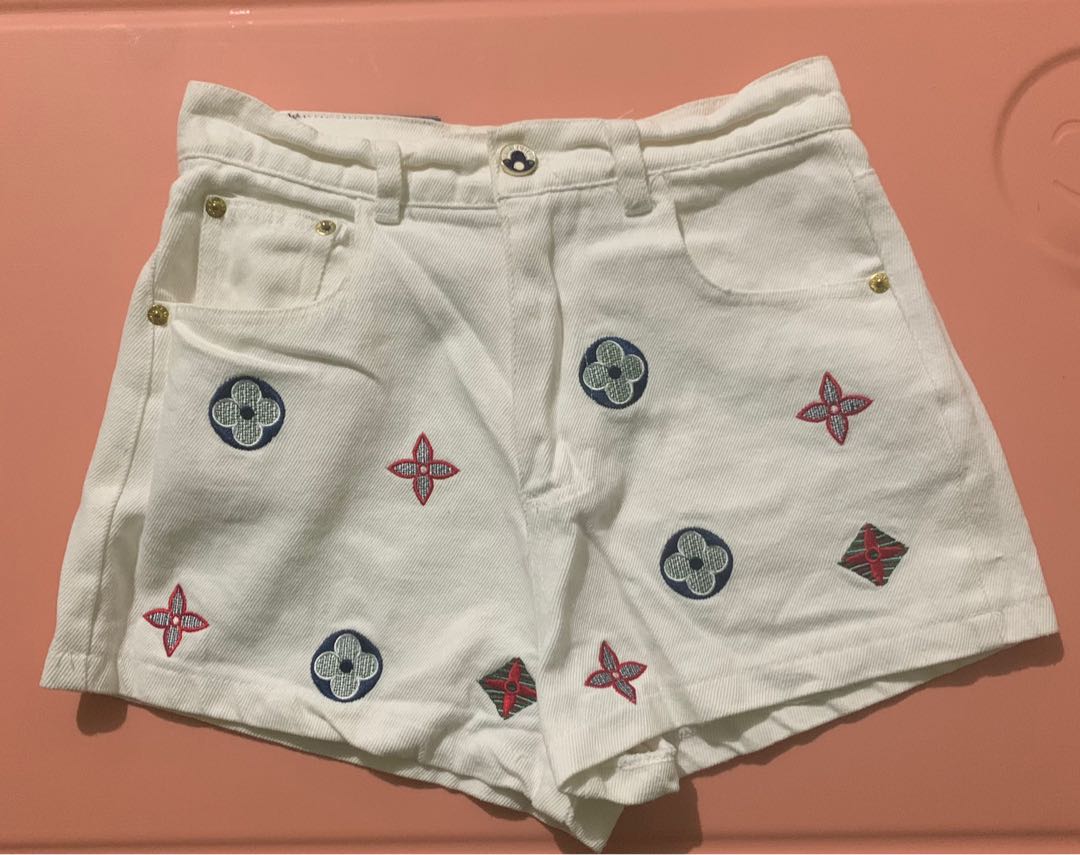 Louis Vuitton Shorts Womens - 3 For Sale on 1stDibs  louis vuitton short  set women's, louis vuitton shorts women's, lv shorts womens