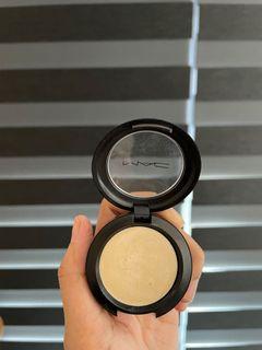 MAC Glow cream base in Pearl